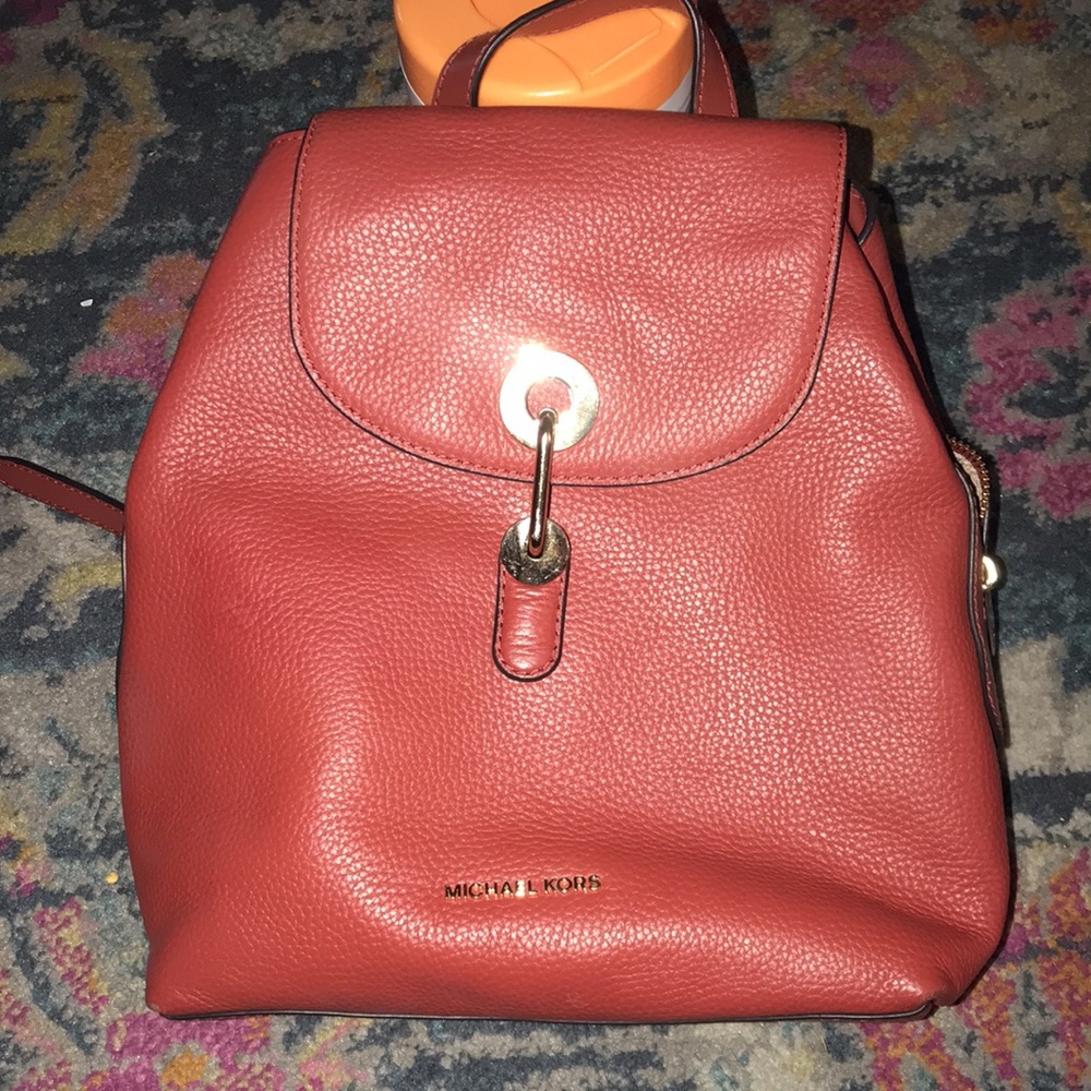 Michael Kors Raven Leather Backpack Brandy/Gold Preloved - Picture 5 of 12